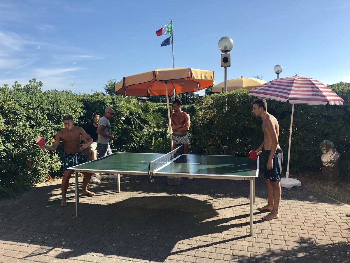 מרינה די קררה Ostello Apuano מראה חיצוני תמונה